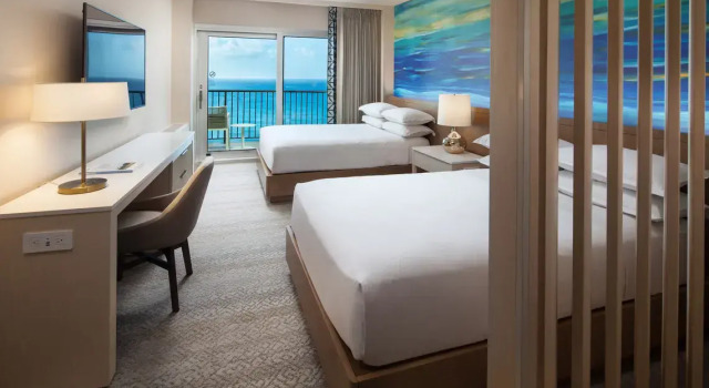 Четырёхместный номер Пентхаус 28-31 этаж oceanfront Sheraton Waikiki Beach Resort
