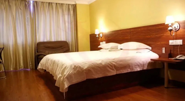 Nenghui Star Hotel, Забронировать Отель Отели Гуйян с парковкой, рядом с Modern Capital, Парковка