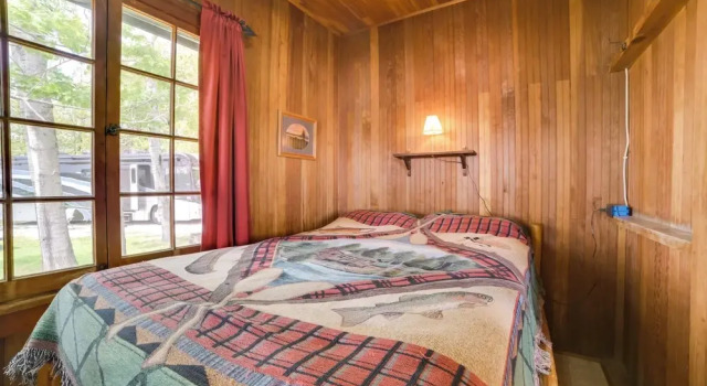 Lake Huron Beachfront Cabin w/ Free Boat Rentals, Varaa Lomakoti  