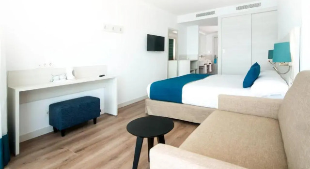 Трёхместный номер Standard с частичным видом на море Spirit Hotel Benalmadena Beach