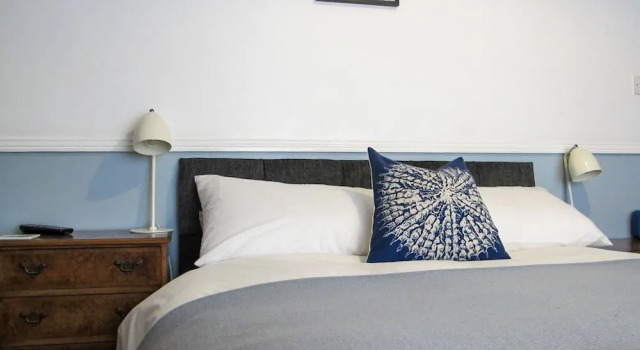 Stone's Throw Guesthouse