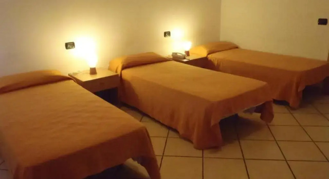 Albergo Pizzeria Sole, Prenota Hotel Hotel a Veneto con parcheggio, Parcheggio