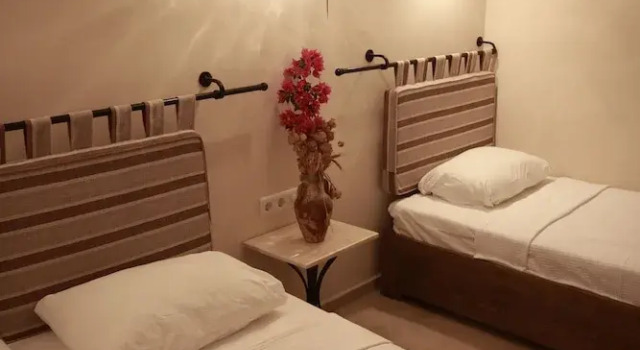 Трёхместный номер Standard с балконом Dardanos Hotel