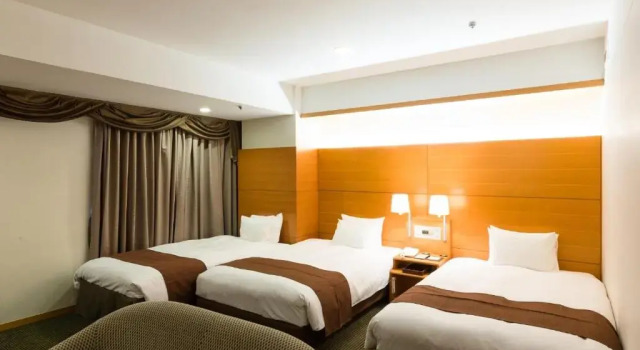 Четырёхместный номер Standard Meitetsu Grand Hotel