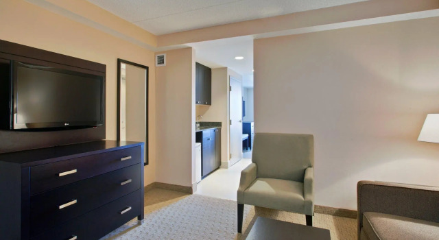 Двухместный люкс Holiday Inn Express & Suites Ottawa West - Nepean by IHG