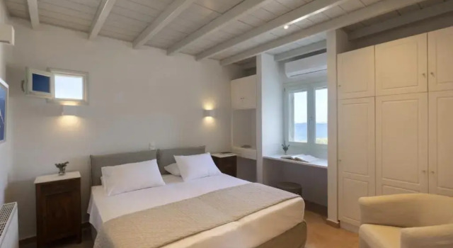 Stunning Beachfront 3BR Villa that has it ALL, Prenota Villa Ambelas Paro
