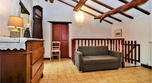 Nice home in Saint Victor la Coste with 3 Bedrooms and WiFi, Rezerwuj Hotel Saint-Victor-la-Coste Gard