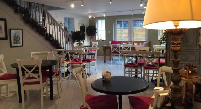 Апартаменты Comber Courtyard Apartment