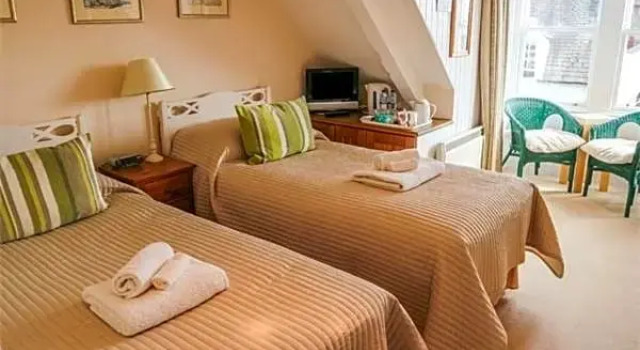 Gladstone House, Забронировать Отель Отели Керкубри с парковкой, рядом с Галерея The Whitehouse, Парковка