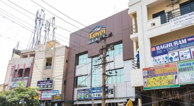 Tanvi Grand by OYO Rooms, Rezervovat Hotel Višákhapatnam Andhra Pradesh