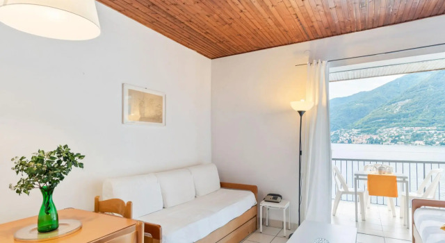Holiday Home with Balcony for 2-4 People by Lake Como near Pognana Lario, Забронировать Отель Фаджето-Ларио Озеро Комо