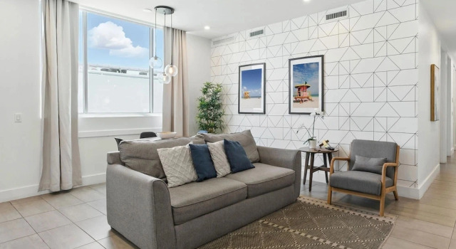 Коттедж South Beach Sleek 2BR Getaway