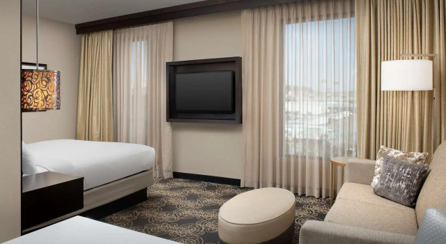 Двухместный номер Standard c 1 комнатой Embassy Suites by Hilton Knoxville West