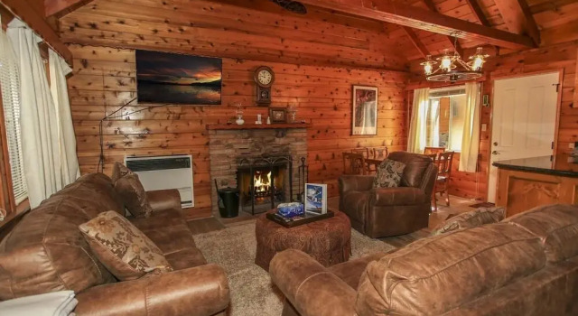 Ohana Lodge - Cozy Newly Remodeled one Bedroom Plus Loft, Cozy Fireplace. Walk to Shuttle! 1 Home, Prenota Hotel Hotel a Moonridge con parcheggio, Parcheggio