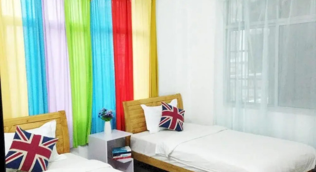 三亚向日葵海景客栈, Book Hotel Sanya Hainan
