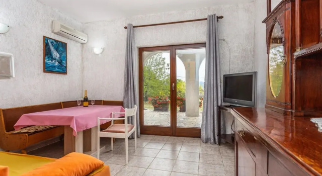 Nice Apartment in Malinska With 2 Bedrooms and Wifi