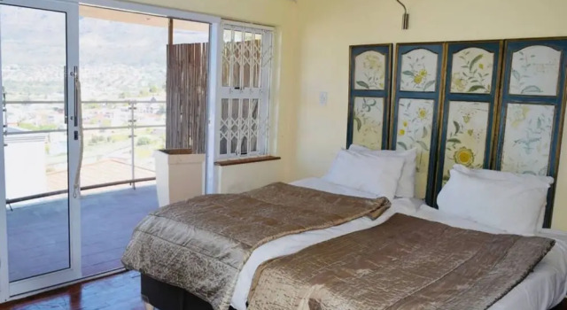 3 Bedroom House 3 Bathtoom, Забронировать Отель Отели Кейптауна 3 звезды, рядом с MyCiTi Station Cape Town Stadium, 3*