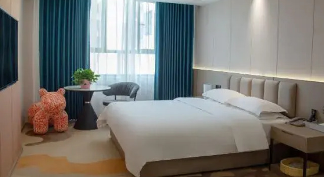 Люкс Deluxe Crowne Plaza Hotel