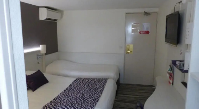 Трёхместный номер Comfort Logis Hôtel Alizéa Le Mans Nord