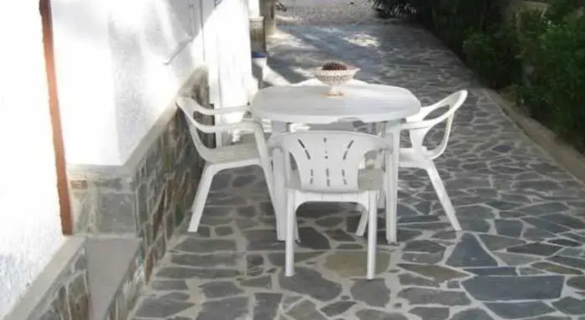 FENER DE BAIX 83 casa con jardín y vistas al mar