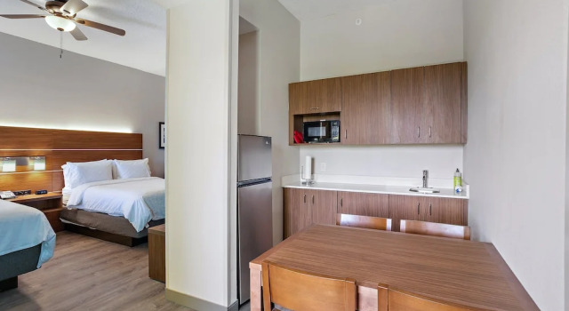 Люкс с 2 комнатами с балконом Holiday Inn Express St. Augustine - Vilano Beach by IHG