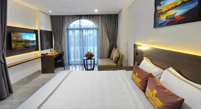 Полулюкс Crown Nguyen Hoang Hotel