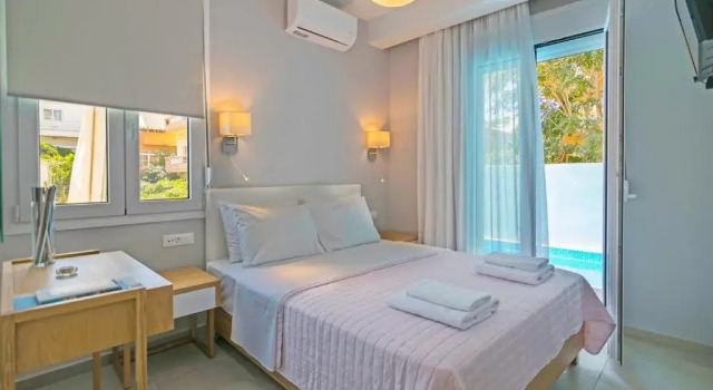 Sonja Beachfront Apartments