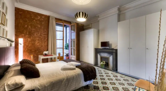 B&B Quadrat DOr, Забронировать Отель «постель и завтрак» Отели Барселоны 3 звезды, рядом с Уркинаона, 3*