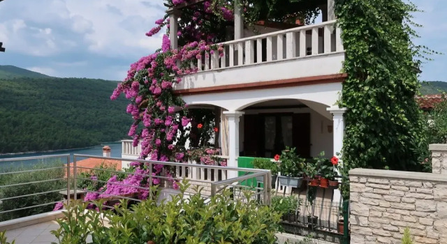 Violetta Duga Luka in Duga Luka