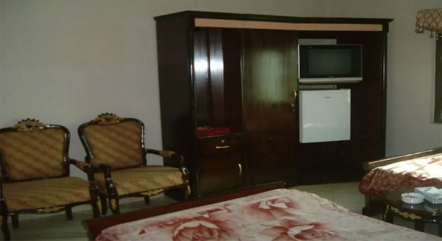 Royal INN, Reserva ahora Hotel Gambat Sindh
