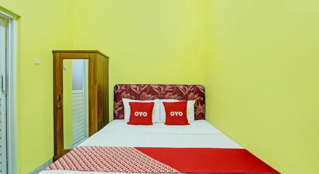 Standard Zimmer RedDoorz Near Exit Toll Banyumanik Semarang