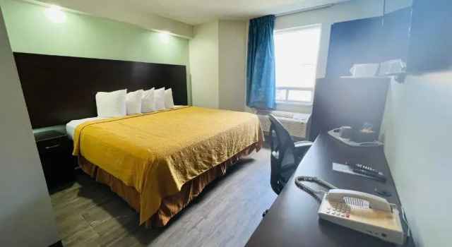 Номер Standard Spark by Hilton Brockville