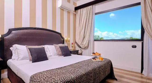 Двухместный номер Standard с балконом и с красивым видом из окна Hotel Martini Olbia