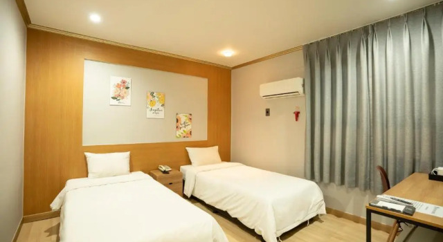 Двухместный номер Standard Jeju Stay Hotel