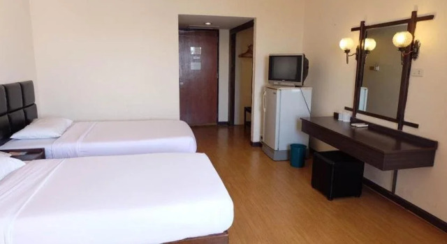 Phet Hotel, Забронировать Отель Кампхэнгпхет Kamphang Phet Province