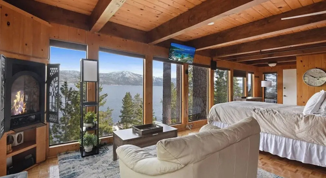 Двухместный люкс с балконом Stunning Views at Stargazer Lakefront Studio!