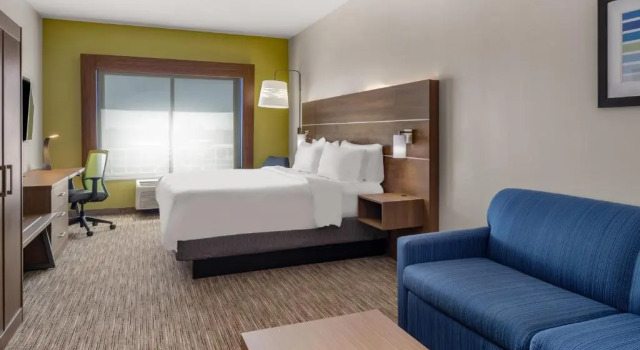 Люкс Holiday Inn Express Hotel & Suites Graham by IHG