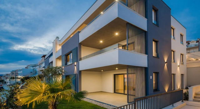 Villa Four Brothers - Penthouse Suite, Забронировать Вилла Отели Подстраны 4 звезды, рядом с Частный Пляж «Вилла Палмс Апартментс Никса Рузич», 4*