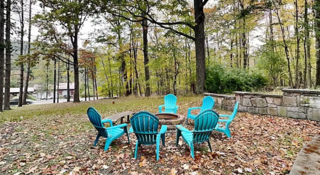 Коттедж The Whiskey Barrel Lodge by Taylor Made Deep Creek