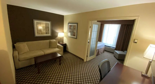 Best Western Strathmore Inn