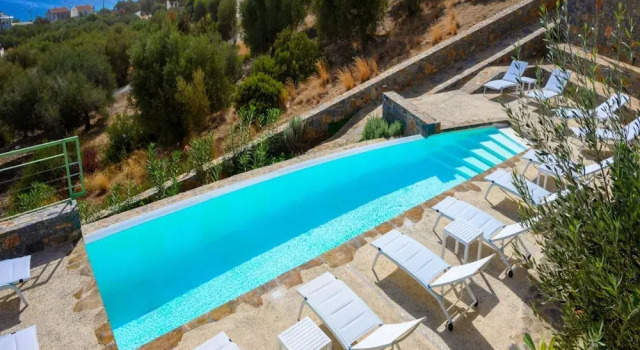 Люкс Roots Suites in Crete
