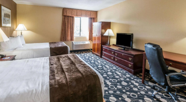 Четырёхместный номер Standard Baymont by Wyndham Branford/New Haven