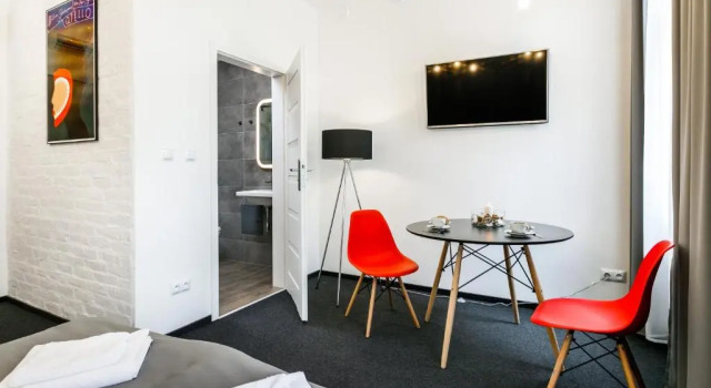 Двухместный номер Standard с балконом Happy Apartments