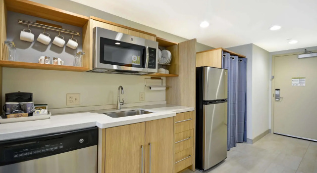 Двухместный люкс c 1 комнатой Home2 Suites By Hilton Decatur Ingalls Harbor