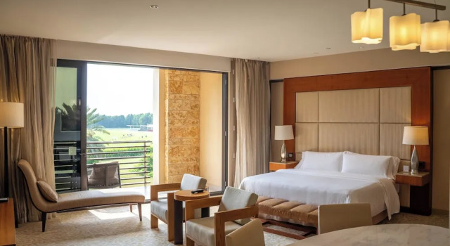 Двухместный полулюкс с балконом VOGO Abu Dhabi Golf Resort & Spa Formerly The Westin Abu Dhabi Golf Resort & Spa