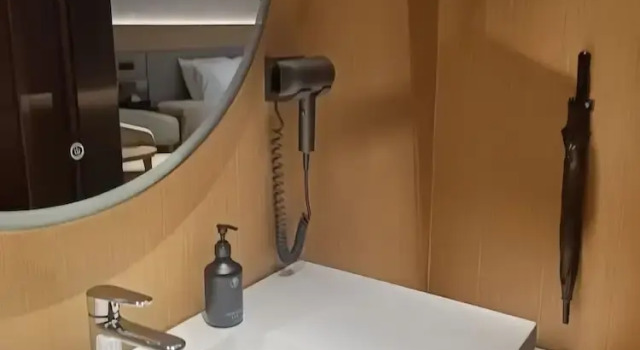 Люкс Premium с видом на бассейн JI Hotel Wuhan Baishazhou Hongshan Vanke Plaza Branch