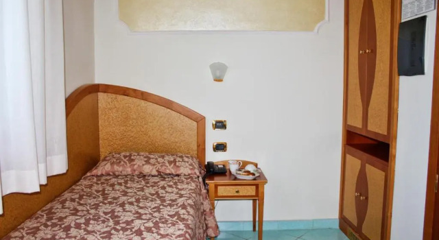 Одноместный номер Standard Hotel Savoia Sorrento