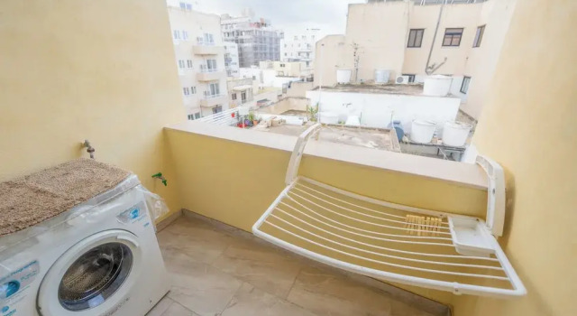 Chic Modern 1BR APT near Salina Bay, Boek Appartement Appartementen in Qawra, Appartement