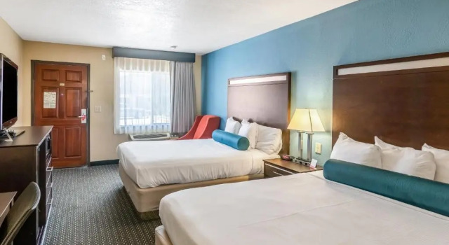 Четырёхместный номер Standard Glenridge Inn Glendale - Pasadena
