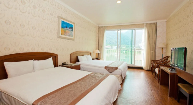 Standard Quádruplo quarto Lakeside Resort Hotel